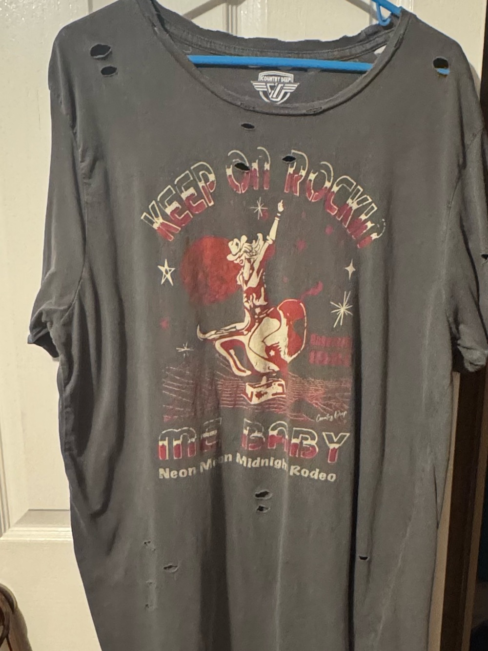Country Road Black Graphic 'Keep On Rockin' Tee